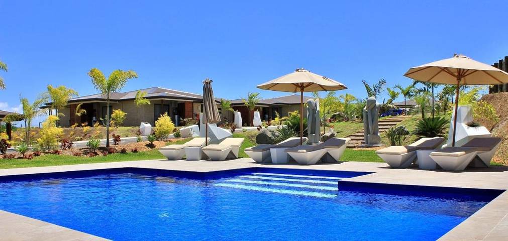 Location de vacances pour 3 personnes, avec piscine ainsi que jardin et vue En Nouvelle-Calédonie