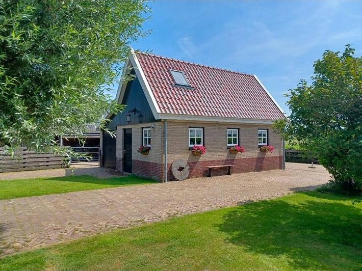 Pension voor 4 personen, with Whirlpool and Terras as well as Tuin and Uitzicht in Uitgeest