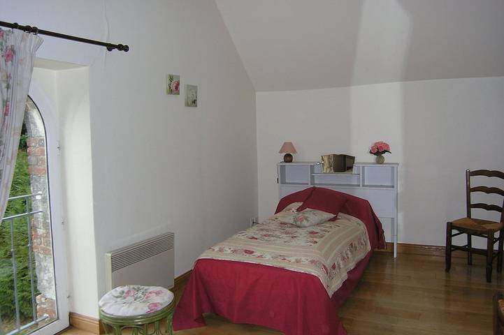 Location de vacances pour 11 personnes, avec jardin et jacuzzi ainsi que terrasse et sauna, animaux acceptés à Nouans-les-Fontaines - 3