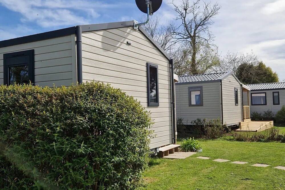 Zecamping 3* pet friendly locatif Tv Bbq 20m2 2 pers in Pordic, Côte de Goëlo