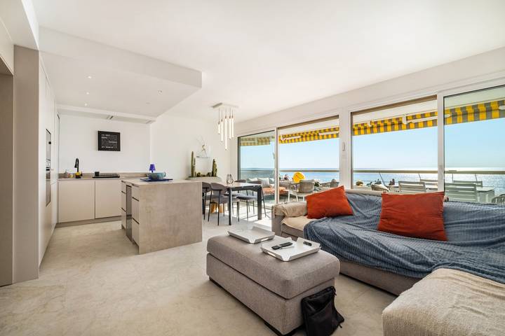 Entire apartment, Apartment 'Grand Luxe Vue Mer Exclusif' with Sea View, Wi-Fi and Air Conditioning in Villeneuve-Loubet Plage, Villeneuve-Loubet