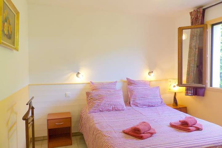 Location de vacances pour 6 personnes, avec jardin et terrasse à Seillans - 2