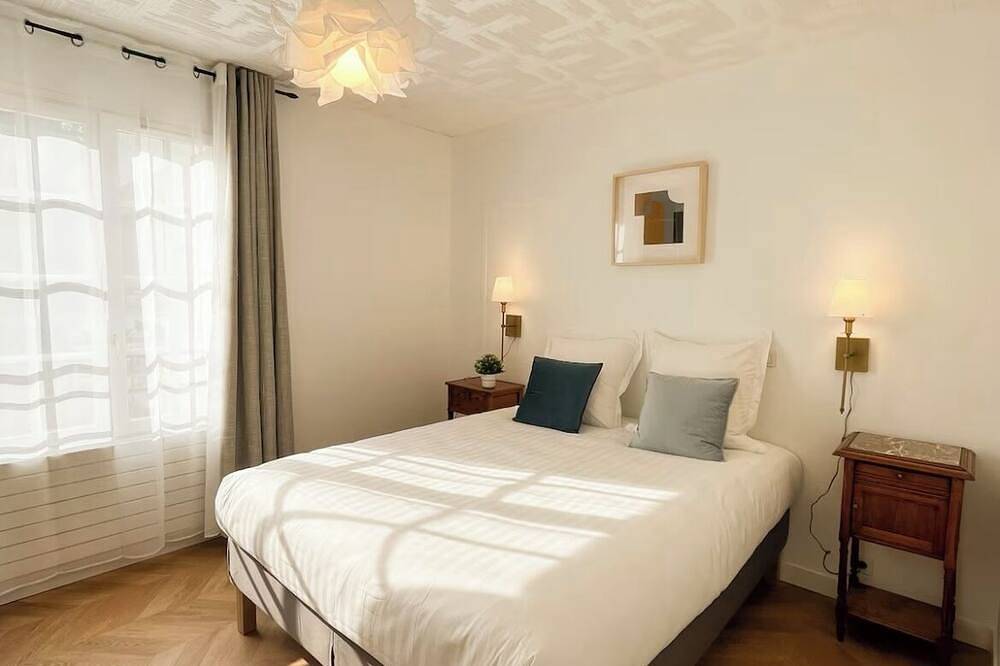 Villa golden heaven near Paris with 4 parking 3bedroom /2sdb/Wifi 580 in Mbits in Vitry-sur-Seine, Val-de-Marne