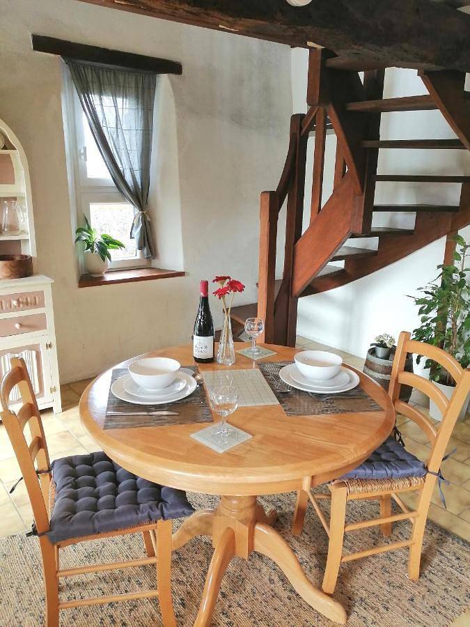 Location de vacances pour 2 personnes, avec Terrasse ainsi que Jardin et Vue à Donnay - 4