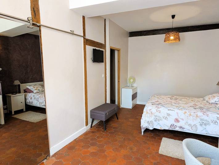 Relájate en Auxerre: Piso moderno, WIFI, se admiten mascotas, cerca de aparcamiento in Auxerre, Auxerre region