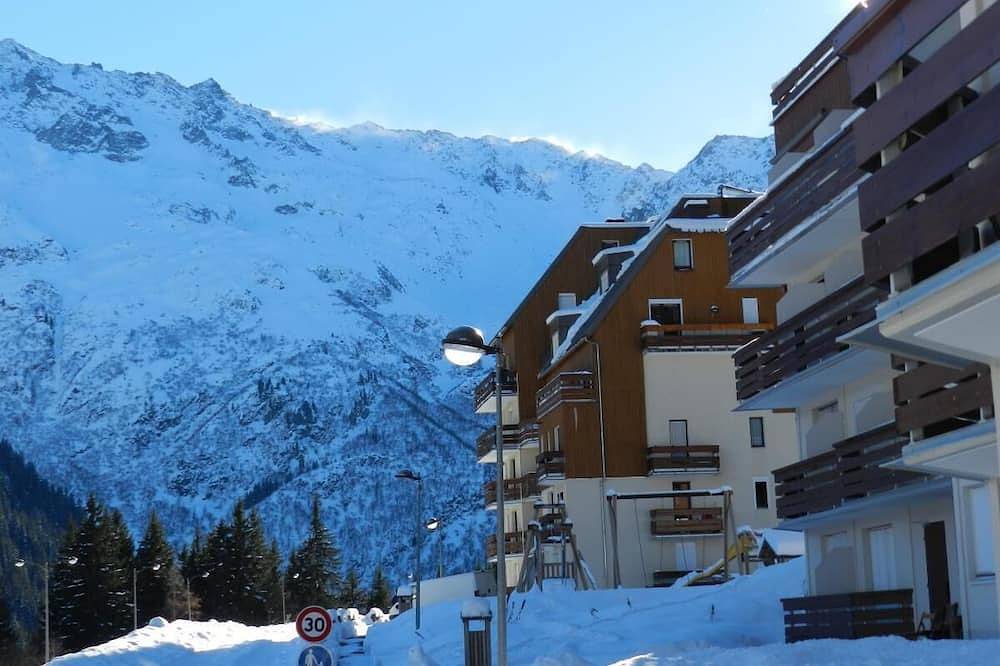Appartement entier, 200m du centre station, vue vallée/pistes de ski, balcon, parking, casier à ski, 18m², Les 7 Laux in La Ferrière, Le Pleynet Les Sept Laux