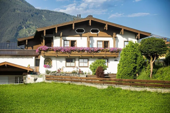 Double Room with Balcony in Neukirchen am Großvenediger, Pinzgau