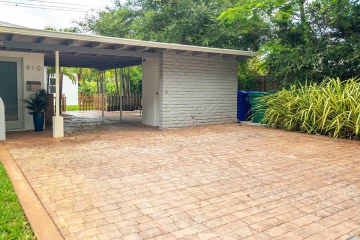 Villa pour 3 personnes, avec vue sur le lac et jardin, animaux acceptés à Miami - 2