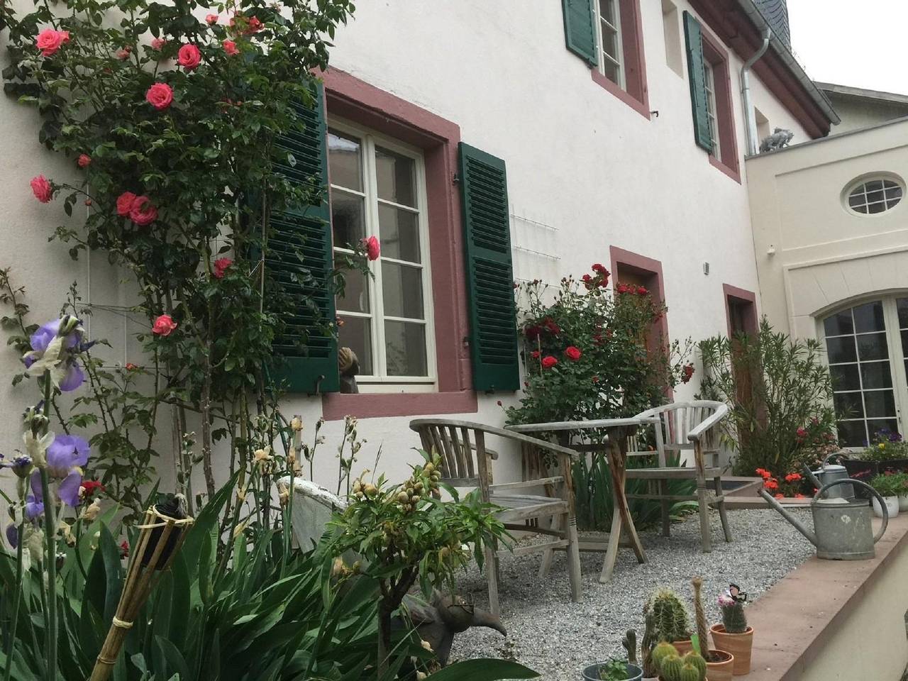 Ganze Ferienwohnung, Ferienwohnung mit Terrasse in Ingelheim am Rhein, Landkreis Mainz-Bingen