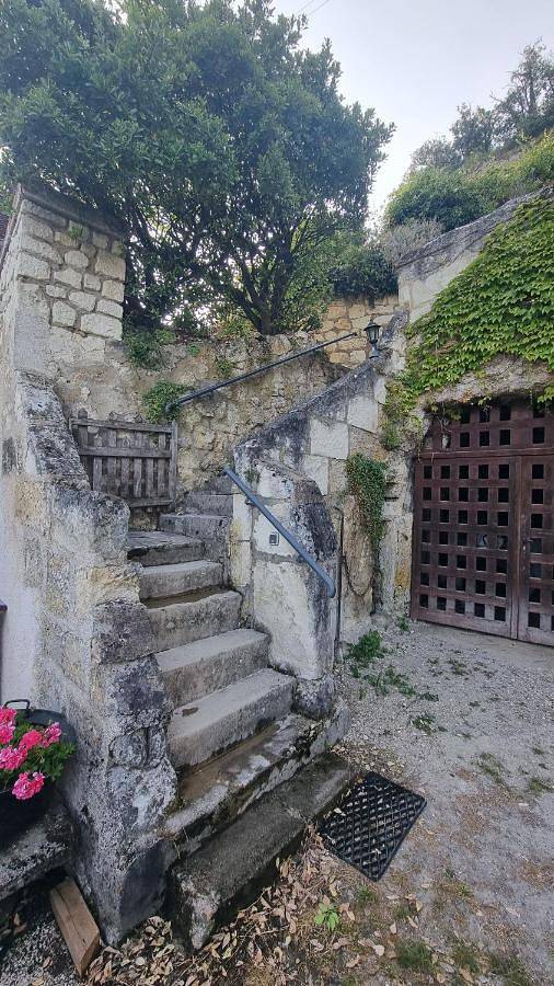 Gîte pour 5 personnes, avec vue ainsi que terrasse et jardin à Bourré