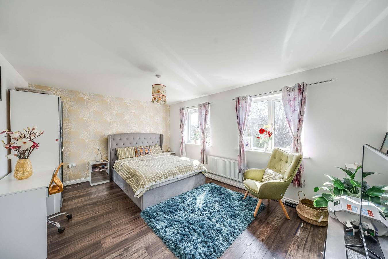 London Suburb Home with great connections in Dartford, Kent