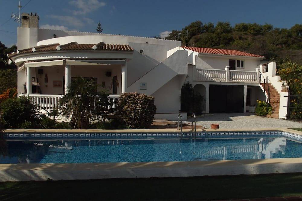 Villa mit großem Pool für 8 Personen, toller Ausblick ,Ac  in den Schlafzimmern in Benamargosa, Málaga Provinz