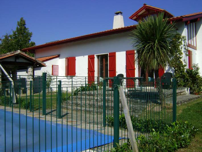 Villa pour 10 personnes, avec piscine et jacuzzi ainsi que jardin et balcon - 1