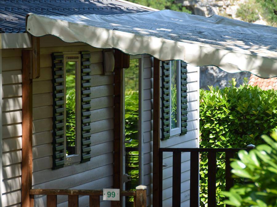 Camping Sunêlia Mazet Plage Ardèche - Mobilheim 4 personen - Mobilhom Club 2 Zimmer in Berrias-et-Casteljau, Cevennen