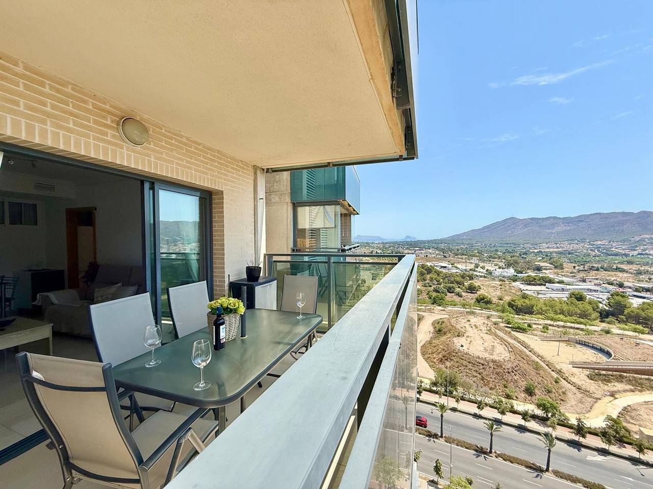 Geheel appartement, Spacious apartment with Ac - 4 guests in Benidorm, Costa Blanca