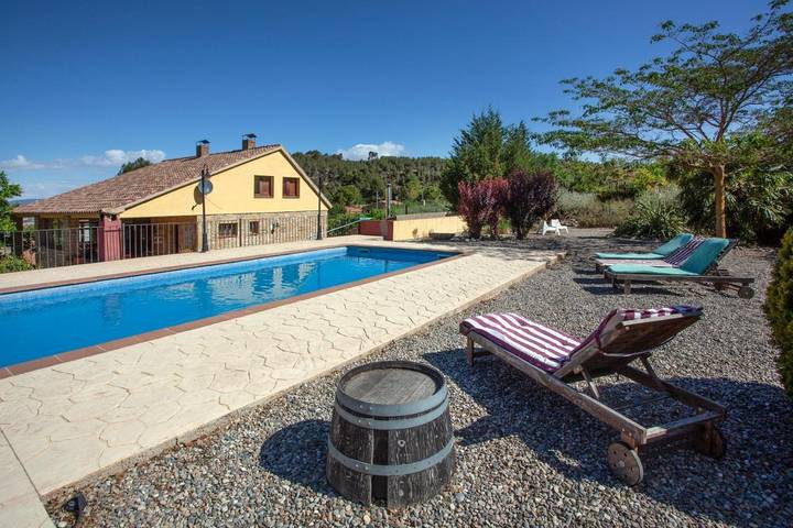 Maison d’hôte pour 4 personnes, avec Terrasse ainsi que Jardin et Piscine