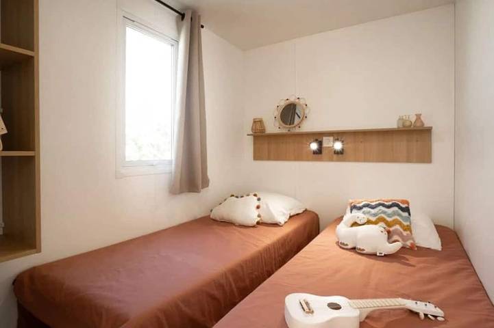 ZEcamping 4* familial espace aquatique pet friendly locatif TV Lv clim in Challans, Valle del Loira
