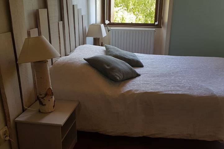 Gîte pour 8 personnes, avec balcon, animaux acceptés à Saint-Alban-sur-Limagnole - 4