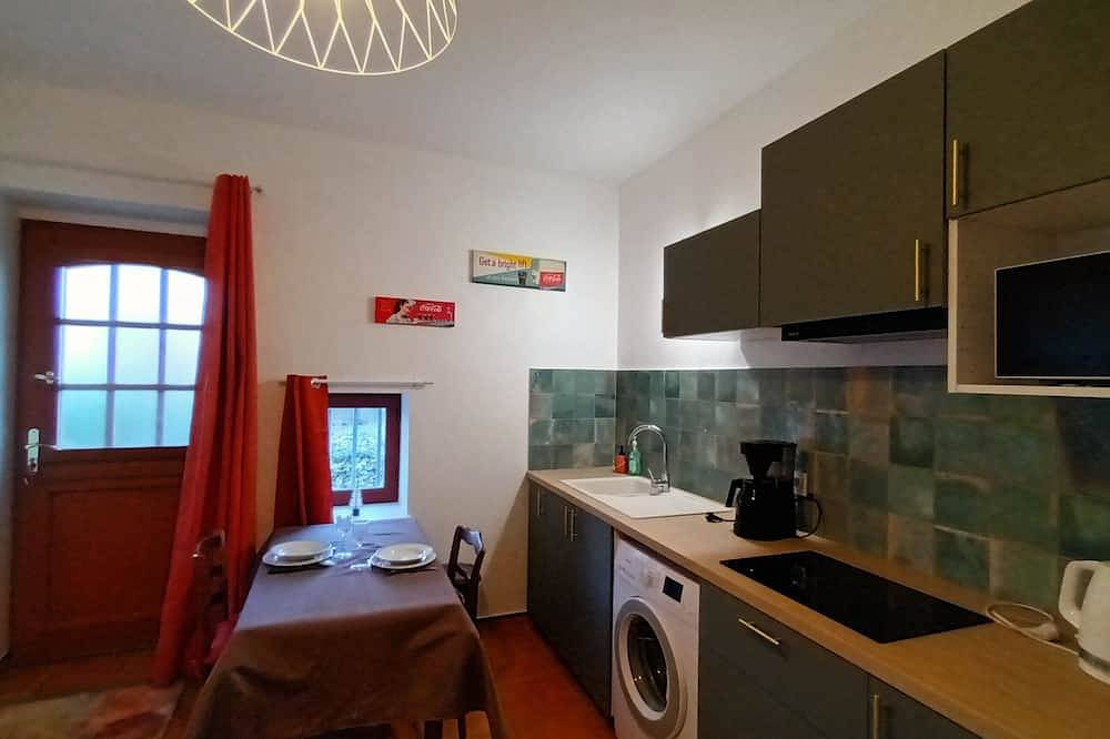 Appartement entier, Studio tout equipe en rez de jardin in Limas, Beaujolais