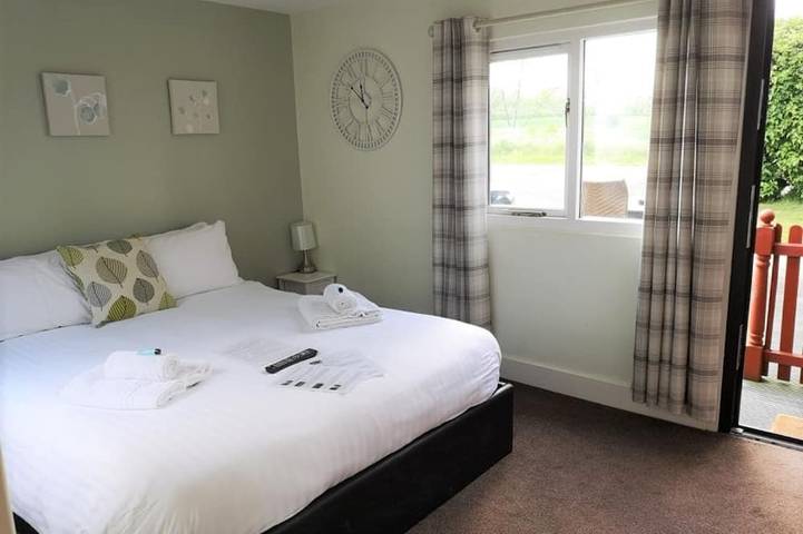 Chalet Cottages - Belle Cottage in Chiltern Hills