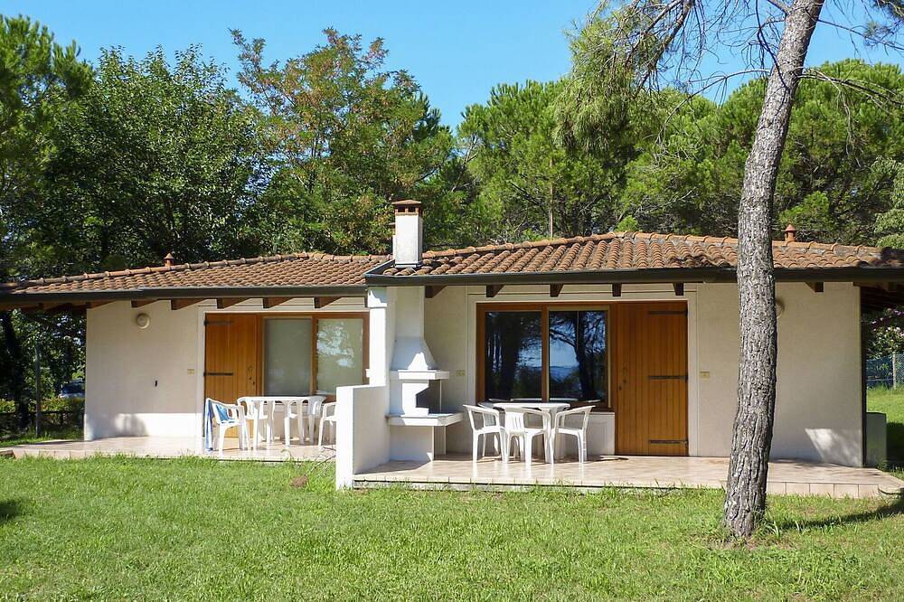 Herrliche Wohnung in einem Ferienhaus mit  W-Lan, Klimaanlage, Pool, Terrasse und Haustiere erlaubt in Aquileja, Udine Provinz