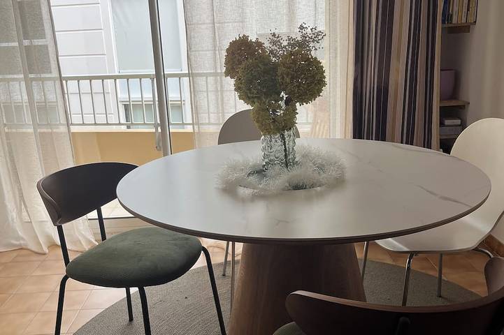 Gîte pour 4 personnes, avec balcon, animaux acceptés dans Theatre Moliere Scene Nationale