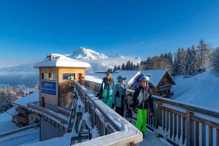 Appart’hôtel pour 4 personnes, avec Balcon et Terrasse ainsi que Jacuzzi et Piscine à Combloux