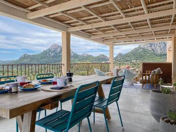 Ferienwohnung für 4 Personen, mit Terrasse und Garten in San Pantaleo