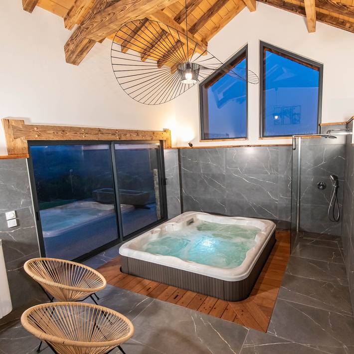 Ferienhaus für 12 Personen, mit Whirlpool und Garten in Grand Est