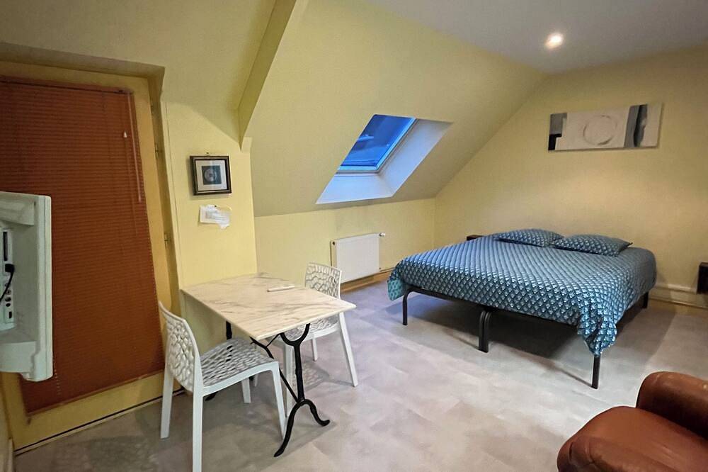 Entire apartment, Appartement 25 m² Avec Petite Terrasse in Cherbourg-Octeville, Cherbourg-en-Cotentin