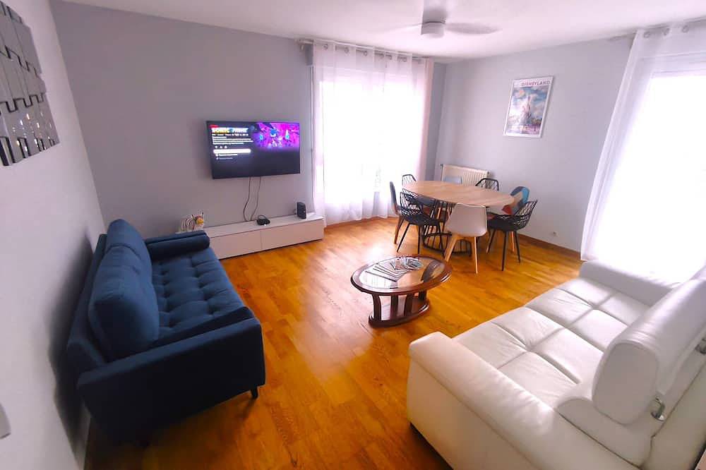 Ganze Wohnung, Comfortable apartment—5-minute walk to the Rer An at Busy-Saint-Georges—8 minutes to Disney. in Bussy-Saint-Georges, Seine-et-Marne