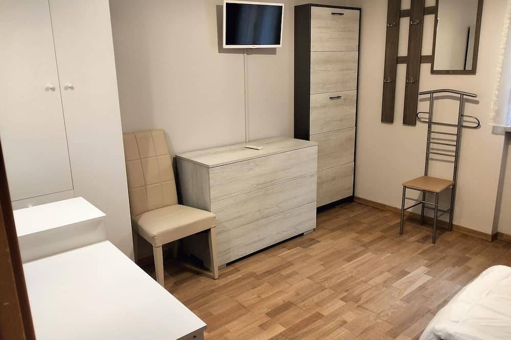 Apartamento entero, Appartamento La Ribollita, due Camere, in Centro, Ampia Terrazza. Zona Ztl in Pésaro, Valle del Metauro