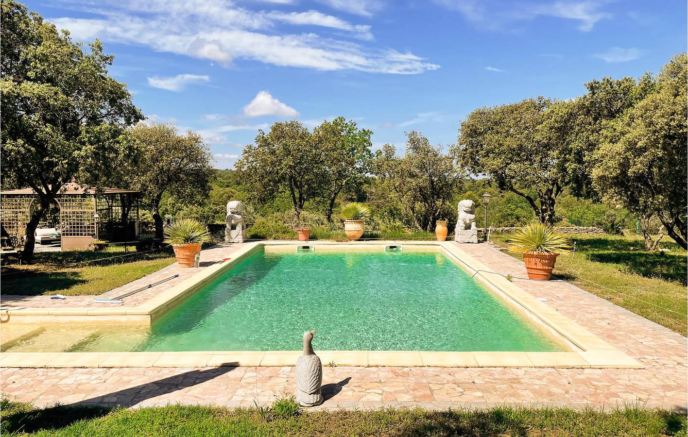 Appartement confortable avec piscine et jardin, à 1,5 km du Beaucet in Venasque, Parc naturel régional du Mont-Ventoux