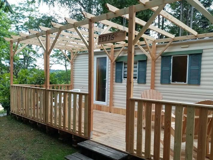 Camping La Perle - Mobilhome 4 personnes - Texas in Saint-Médard-la-Rochette, Région d'Aubussargues