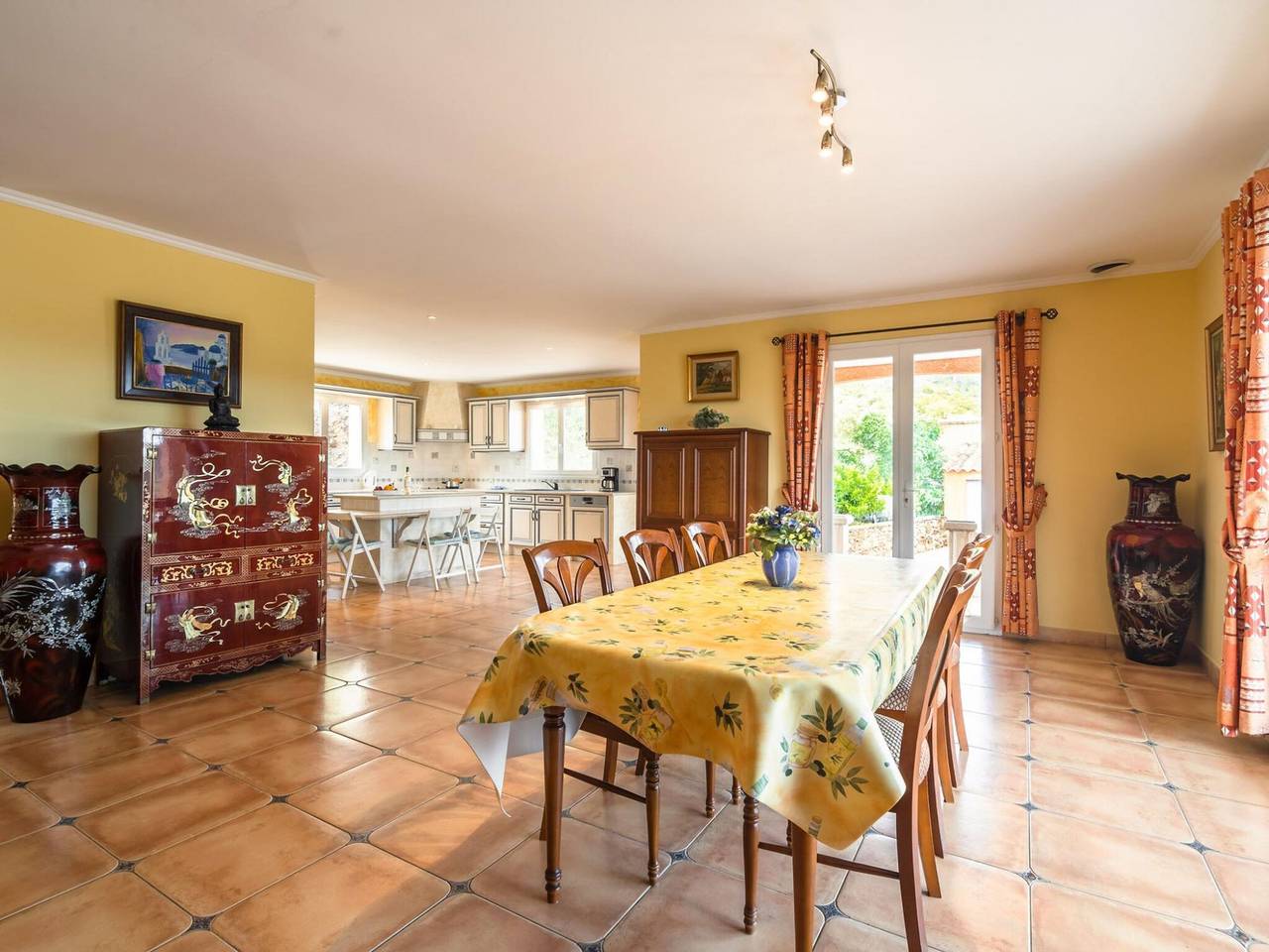 Cozy Villa in Roquebrun with Swimming Pool in Roquebrun, Béziers und Umgebung