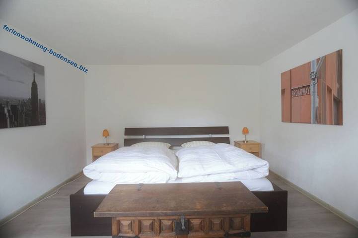 Ganze Wohnung, Großes Appartement, 2 min vom Bodensee entfernt, mit Balkon. Haustierfreundlich! in Ermatingen, Untersee