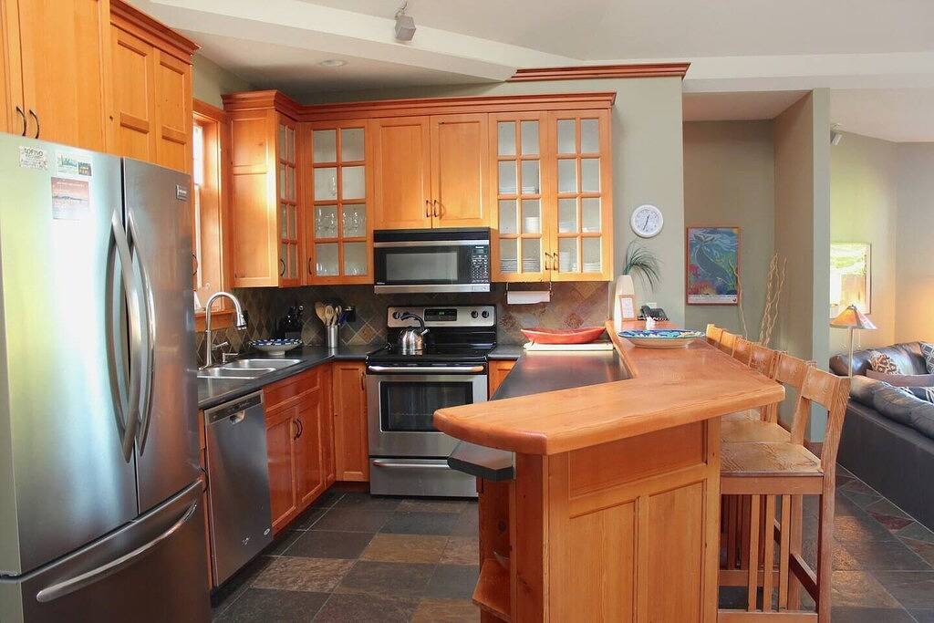 Jensen's Bay Retreat-S. Chesterman-Inlet View! in Tofino, Alberni-Clayoquot Regional District