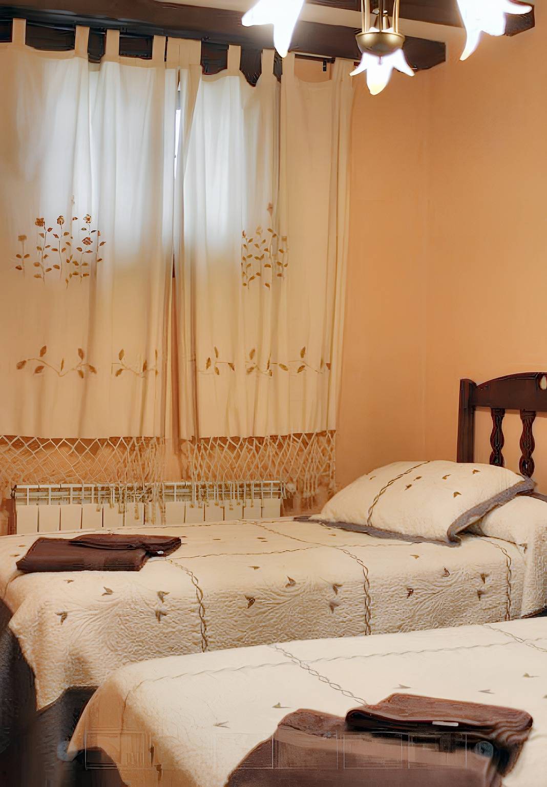 Apartamento entero, Apartamento familiar con vista a la montaña en Hueva in Hueva, La Alcarria