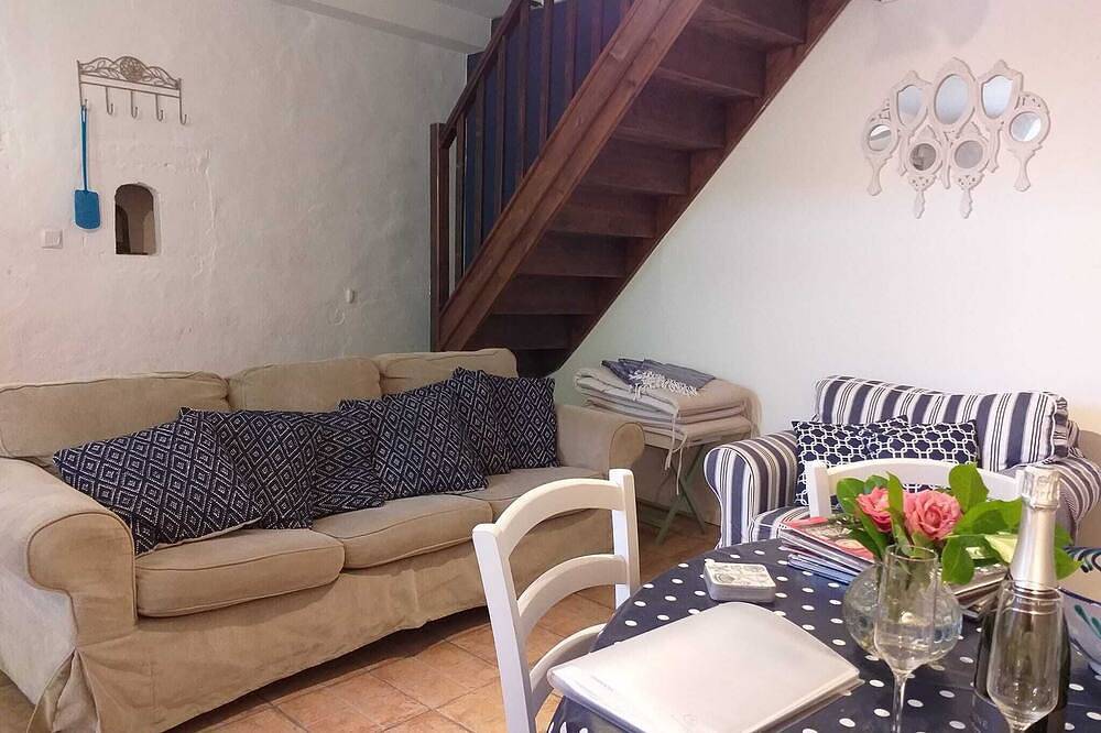 Cottage de luxe 4 étoiles pour 2 adultes 2 enfants. Super enfant et bébé amical in Échallat, Charente
