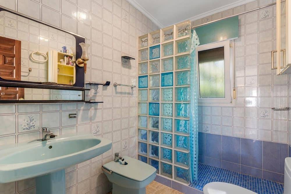 Tradisjonelt spansk hus med svømmebasseng og nær kysten. in Ciudad Quesada, Rojales