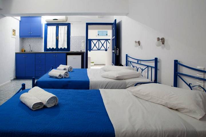 Chambre d’hôte pour 2 personnes, avec jacuzzi ainsi que piscine et terrasse à Perissa - 4