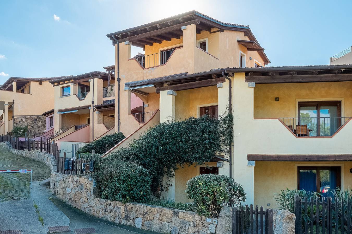 Appartamento "Residence Orizzonti N 25" con vista mare e terrazza privata in Baia Caddinas, Golfo Aranci