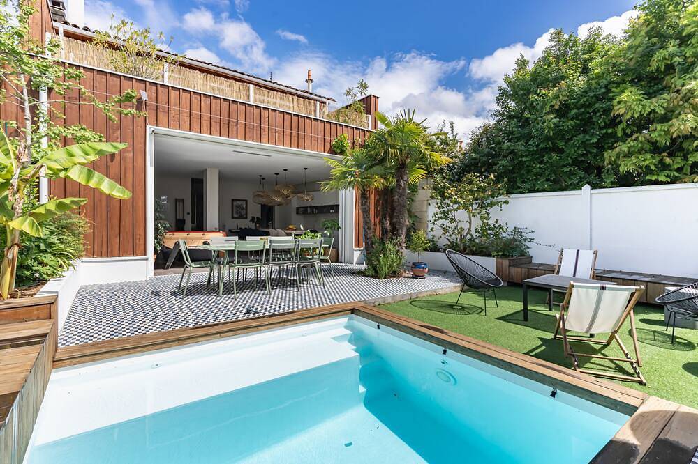 Spacious City Home in Bordeaux w/ Pool, Ac and 4 En Suite Bedrooms in Bordeaux, Région de Bordeaux