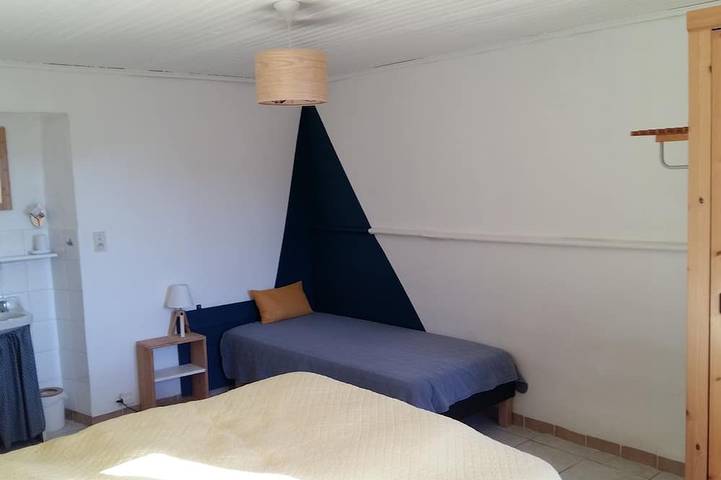 Gîte pour 5 personnes, avec jardin ainsi que piscine et terrasse à Gagnières - 4