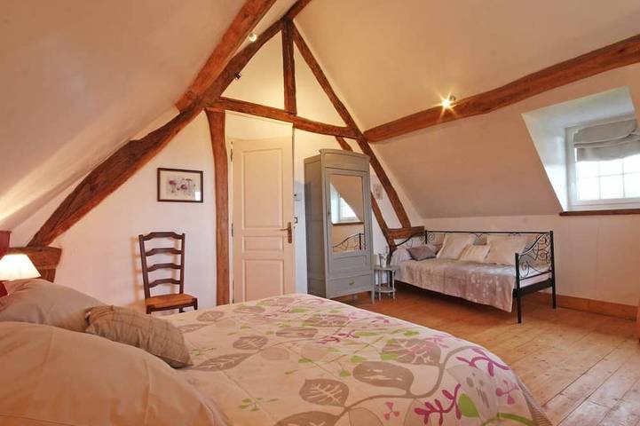 Gîte pour 6 personnes, avec Terrasse et Jardin à Crouttes - 2