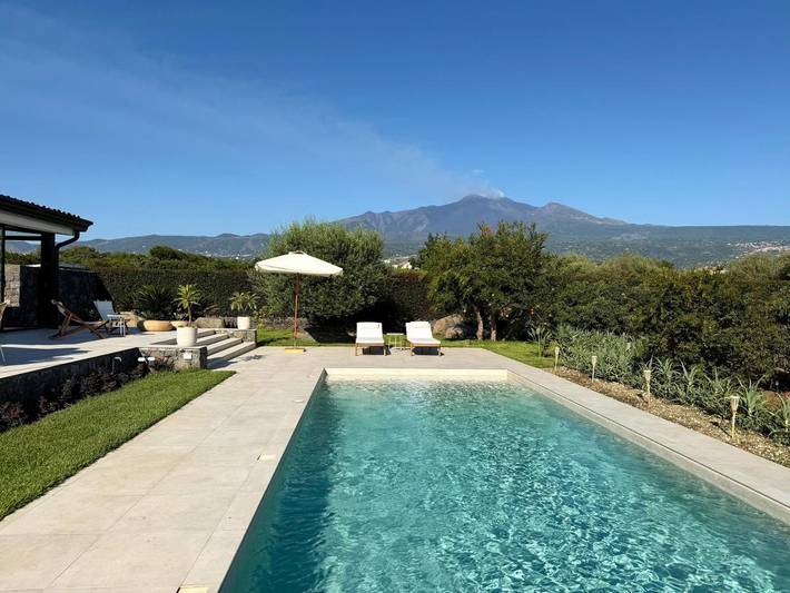 Villa per 6 persone, con piscina e panorama nonché giardino in Giarre