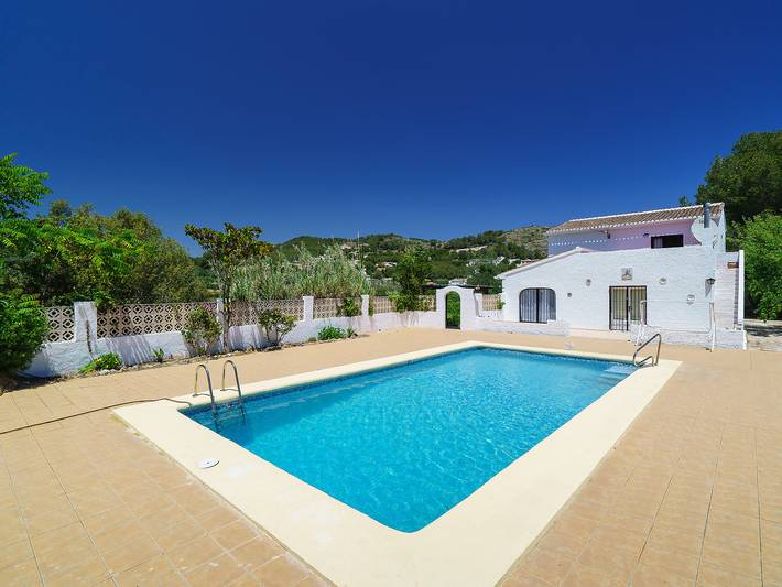 Casa de vacaciones para 6 personas, con terraza además de jardín y vistas - 1