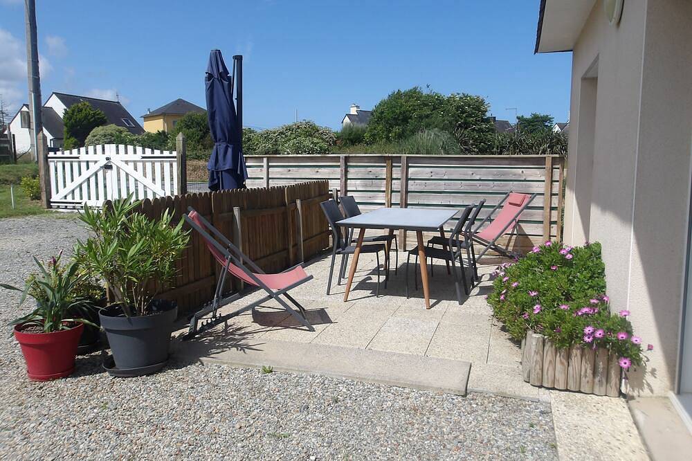 Vacation home 300m from Grève Blanche beach in Plouguerneau, Brest region
