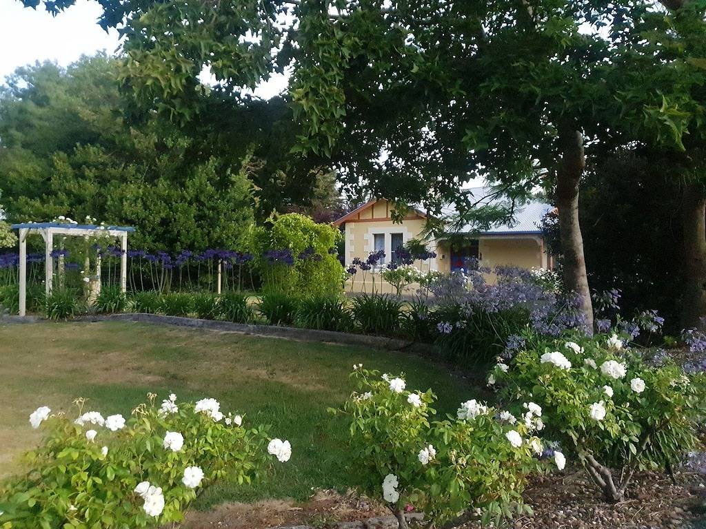 Idyllic Tuscan Paradise with Magical Gardens in South Australia