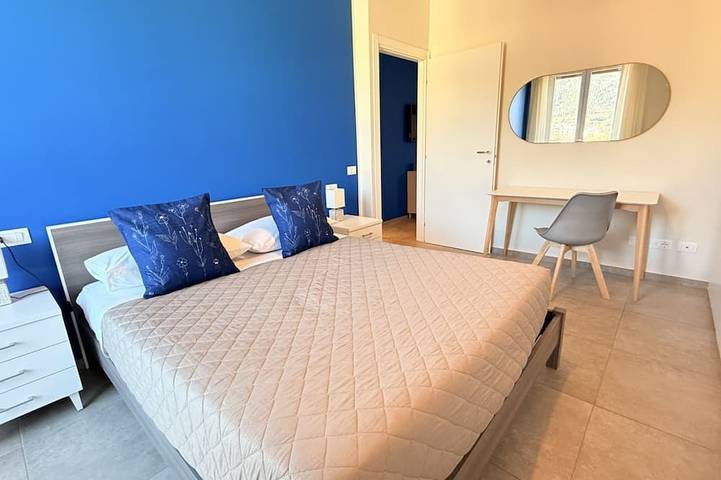 Appartement entier, Découvrez l'appartement Dante, une élégante résidence située dans un quartier calme à seulement 15 minutes de Florence. Meublé avec goût et doté de finitions de qualité, cet appartement est conçu pour ceux qui veulent un environnement raffiné in Prato, Province de Prato